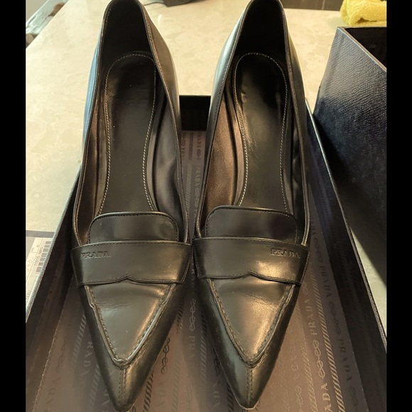 Prada heels - Picture 1 of 6